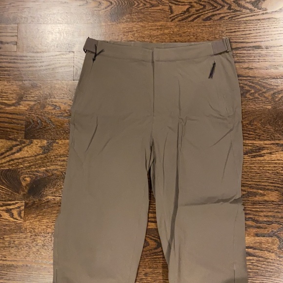Lululemon lab pants worn 1 time - Picture 5 of 8
